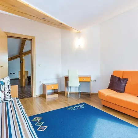 2 Bedroom Cozy In Apartment *