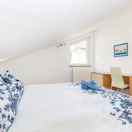 2 Bedroom Cozy In Apartment Icici